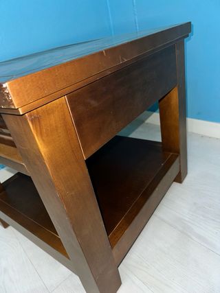 Mesa auxiliar de madera