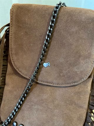 Bolso LVR flecos y tachuelas