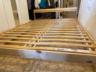 Cama doble de madera IKEA