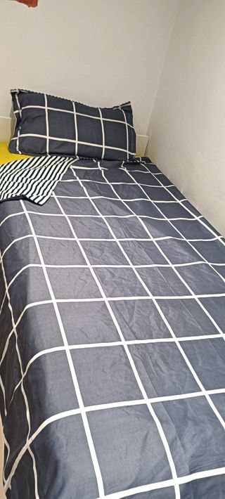 Funda nórdica azul marino y blanca