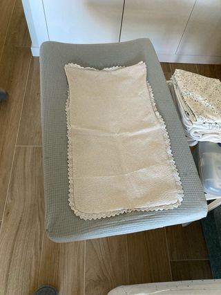 Cojín cambiador PRECIOSO con 2 fundas