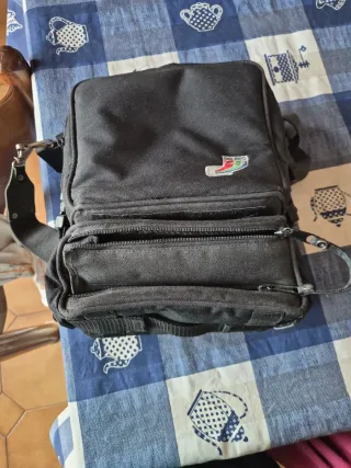 Borsa tracolla uomo imbottita con tasche