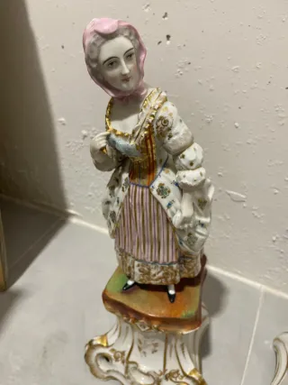 Figuras de porcelana pareja antigua