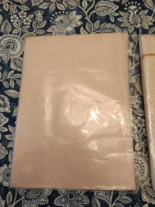 Juego de sábanas beige