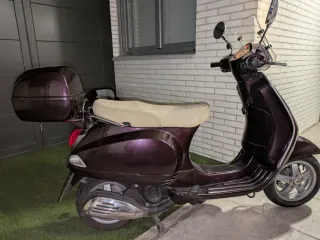Vespa LX 125cc Scooter