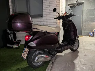 Vespa LX 125cc Scooter