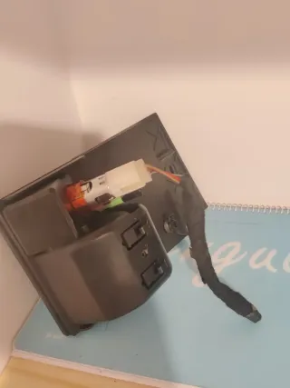 Cenicero Central VW Golf 4