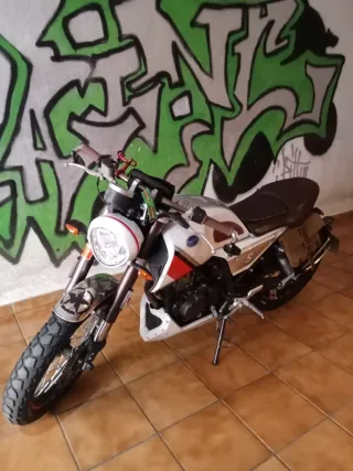 Mondial HPS 125 cc café racer