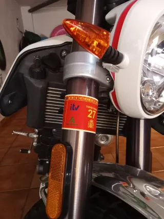 Mondial HPS 125 cc café racer