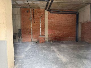 Local comercial en alquiler en Colores - Entreparques en Sevilla