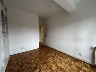 Piso en alquiler en Apóstol Santiago en Madrid