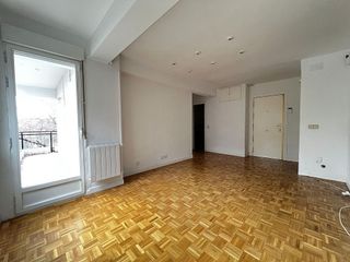 Piso en alquiler en Apóstol Santiago en Madrid