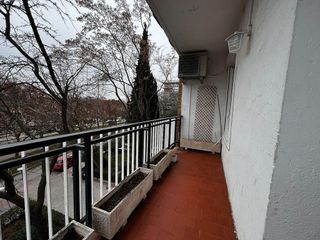 Piso en alquiler en Apóstol Santiago en Madrid