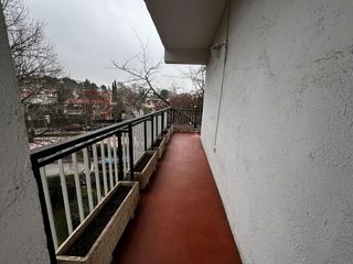 Piso en alquiler en Apóstol Santiago en Madrid