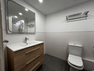 Piso en alquiler en Apóstol Santiago en Madrid