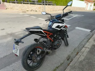 KTM Duke 125 2019 - 13.500 km