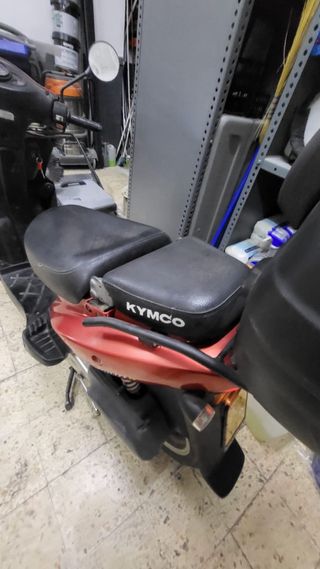 Moto Scooter Roja Automática