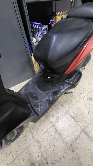 Moto Scooter Roja Automática