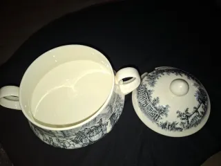 Sopera con tapa. DUCK posta San Claudio