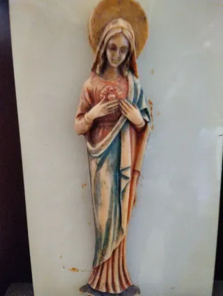 Virgen de Mármol con Corazón