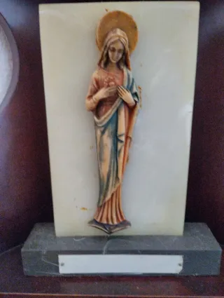 Virgen de Mármol con Corazón
