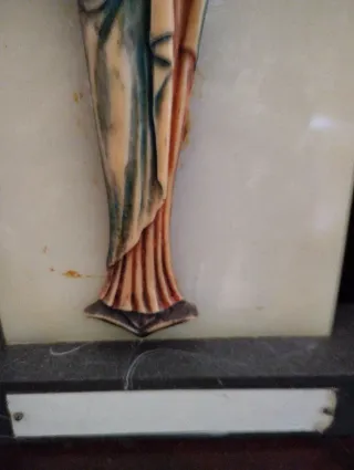 Virgen de Mármol con Corazón