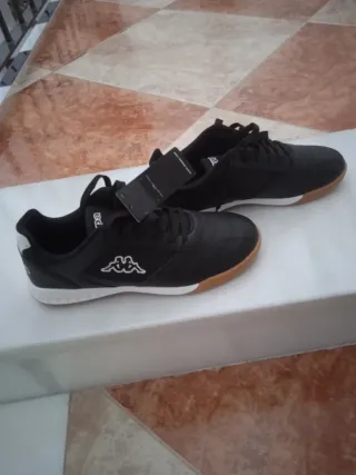 Zapatillas Kappa Negras y Blancas