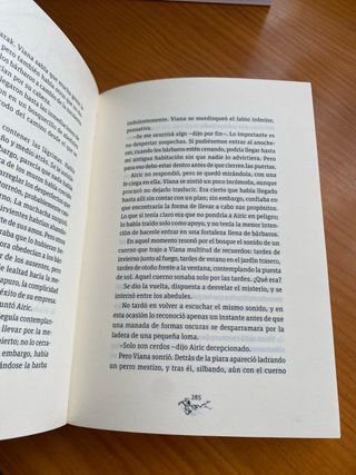 Laura Gallego: Donde los árboles cantan.