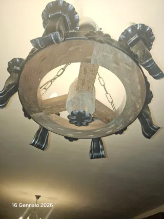 Lampadario legno e metallo cm 40