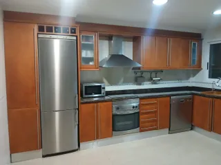 Cocina completa madera con electrodomésticos