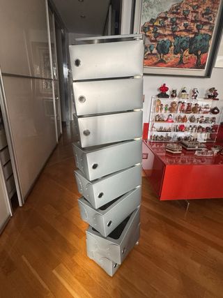 Cajonera de plástico plateada