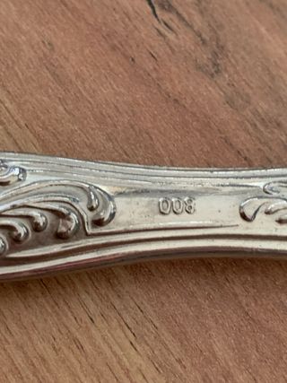 Forchettone cesellato in argento