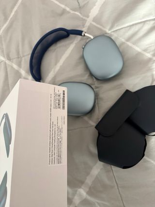 Airpods Max Azul con Soporte Plateado