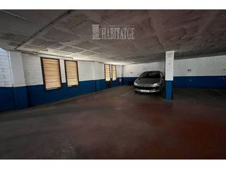 Garaje en venta en Santa Clara-Caputxins-Hospital en Vic