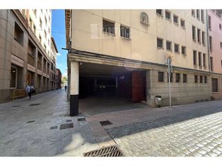 Garaje en venta en Santa Clara-Caputxins-Hospital en Vic