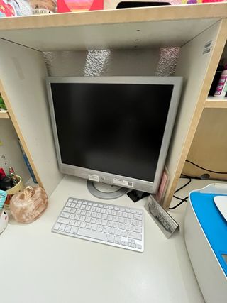 Monitor HP Plata y Negro