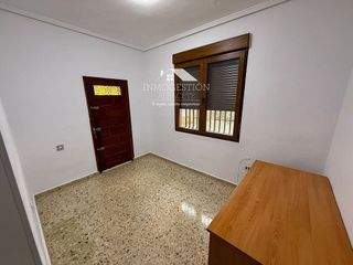 Chalet en alquiler en La Milagrosa - La Estrella en Albacete