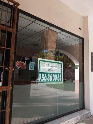 Local comercial en alquiler en Crevillet - Pinar Alto en Puerto de Santa María (El)