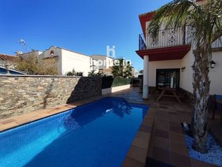 Chalet en venta en Deltebre