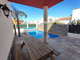 Chalet en venta en Deltebre