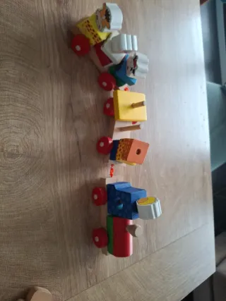 Trenes de madera para niños