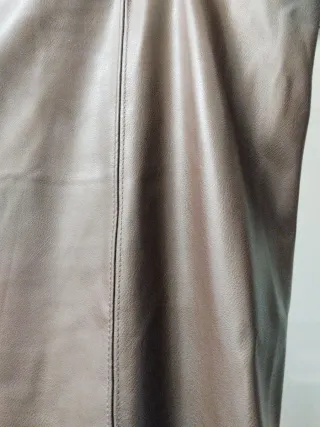 Pantalones efecto piel marrones talla 46 , nuevo