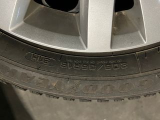 Llantas con neumáticos Volkswagen de 16 pulgadas