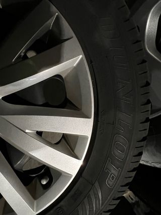 Llantas con neumáticos Volkswagen de 16 pulgadas