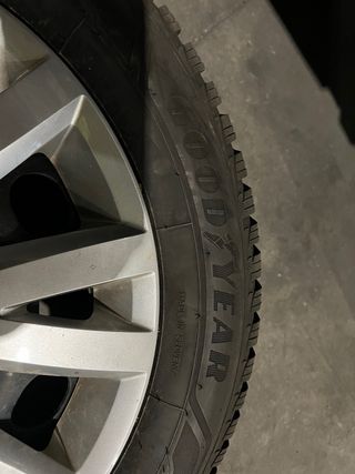 Llantas con neumáticos Volkswagen de 16 pulgadas