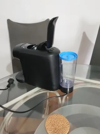 Cafetera Dolce Gusto Negra