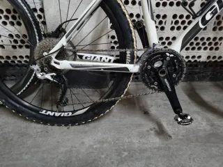 Bicicleta de Montaña Giant Blanca