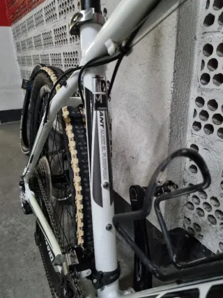 Bicicleta de Montaña Giant Blanca