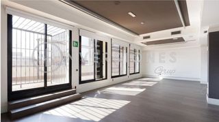 Oficina en alquiler en La Nova Esquerra de l'Eixample en Barcelona