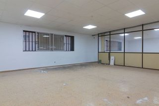 Nave industrial en alquiler en Avda. de Abril. - 9 de octubre en Sagunto